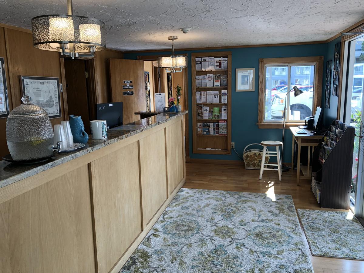 Seacoast Hotel 3*